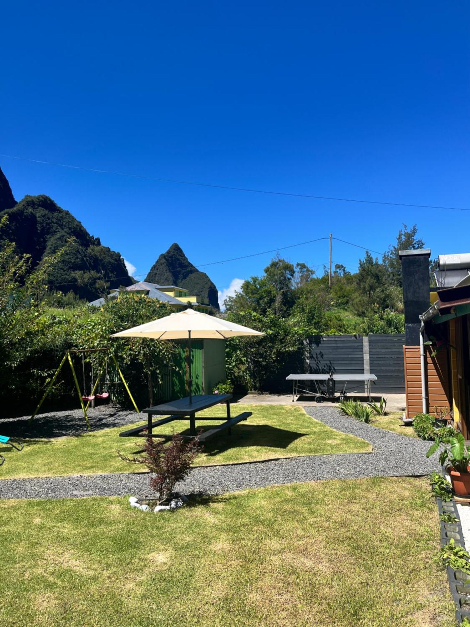Au Pied Des Sources Vila Cilaos Exterior foto